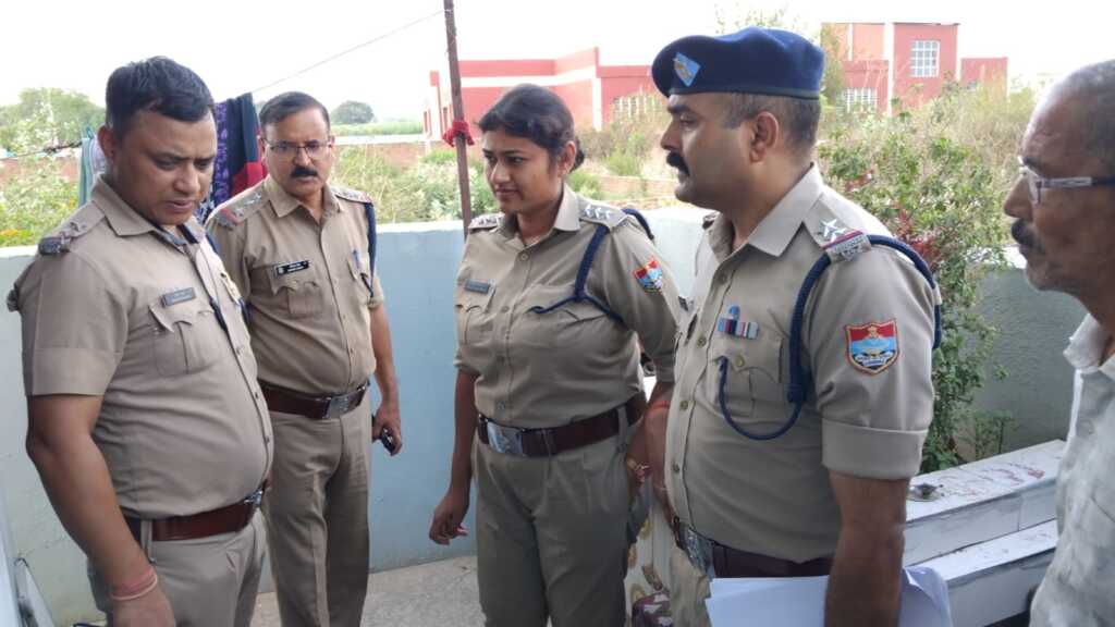 भरी दोपहरी घर से चोरों ने लाखों रुपए के जेवर किये साफ, मचा हड़कंप, लालकुआं पुलिस जांच में जुटी