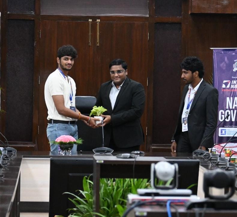 नेशनल गवर्नेंस टूर: छात्र संसद प्रतिनिधिमंडल ने डॉ. श्रीधर बाबू अद्दांकी और डॉ. मनोज पंत से की नीति संवाद