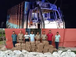 सोमेश्वर में शराब से भरा कैंटर जलकर राख, लपटों में समाई ‘नशे की खुशबू’