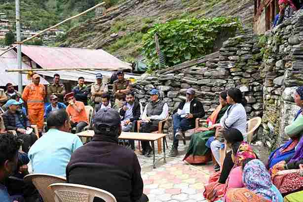 धराली आपदा प्रभावित क्षेत्र में उच्चस्तरीय समिति ने किया पुनर्वास व आजीविका सुदृढ़ीकरण का मूल्यांकन