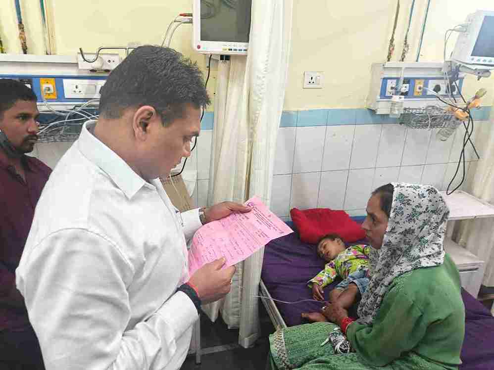 श्रीनगर मेडिकल कॉलेज का स्वास्थ्य सचिव ने किया औचक निरीक्षण, मरीजों की बेहतर सेवा सरकार की प्राथमिकता