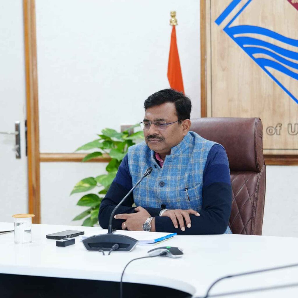 मुख्य सचिव आनंद बर्द्धन ने प्रमुख पर्यटक स्थलों के विकास कार्यों की प्रगति की समीक्षा